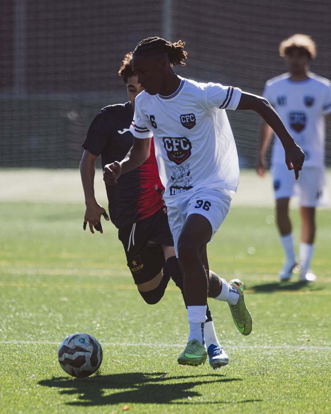 Os sub-19 e os sub-16 defrontaram hoje o Marcet FU, num treino conjunto que reforçou a ligação e (3)