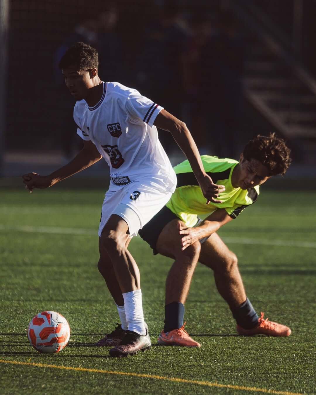 Os sub-19 e os sub-16 defrontaram hoje o Marcet FU, num treino conjunto que reforçou a ligação e (5)