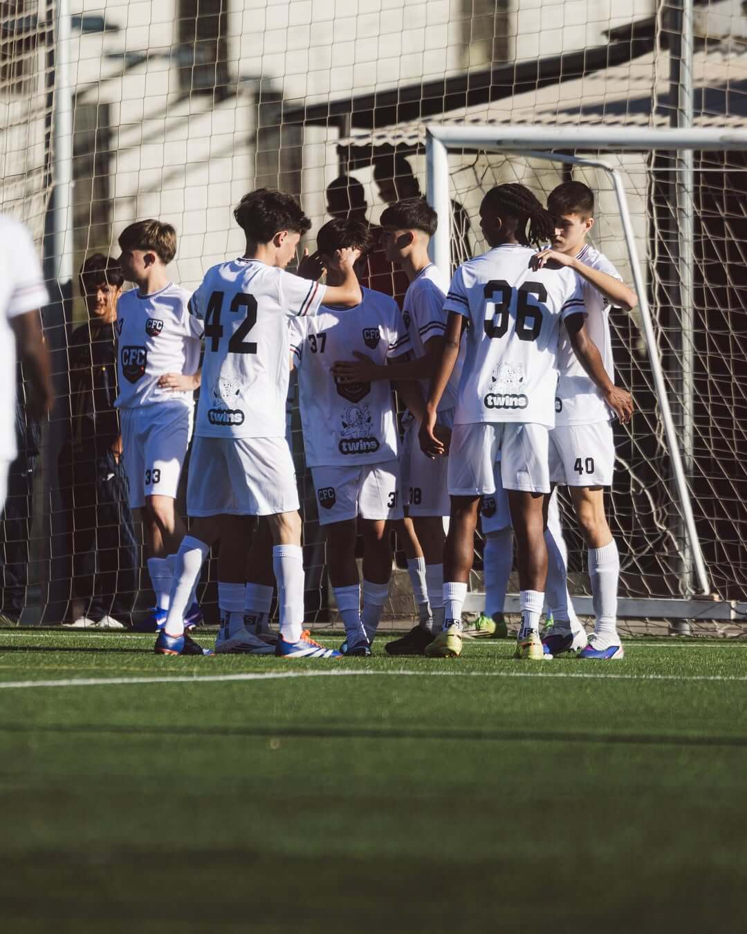 Os sub-19 e os sub-16 defrontaram hoje o Marcet FU, num treino conjunto que reforçou a ligação e